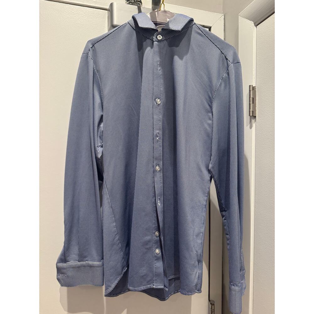 Mizzen + Main Mizzen and Main Medium Trim Shirt Build Your Dream Closest Today